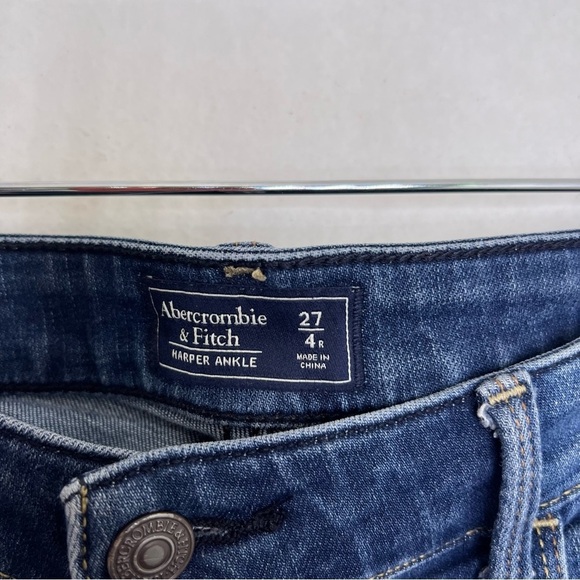 Abercrombie & Fitch Harper Ankle Skinny Jeans Blue
Medium Wash Raw Hem - Picture 7 of 7